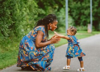 Kolekcja Desigual MUM – Idealny prezent na Dzień Matki dla każdej kobiety z pasją!